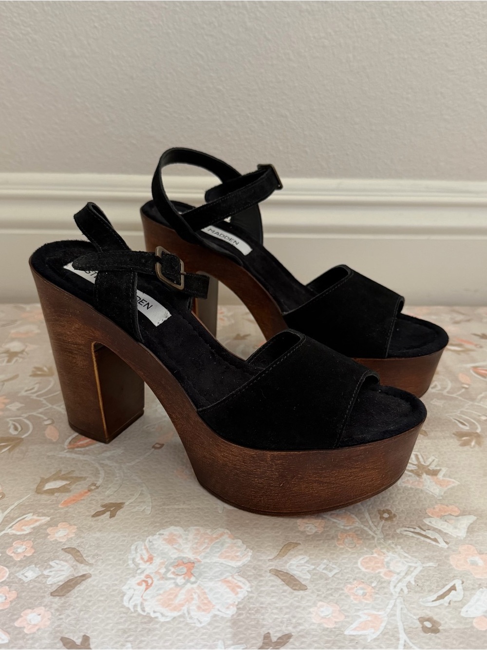 Steve Madden Lulla Suede Platform Sandal in Black